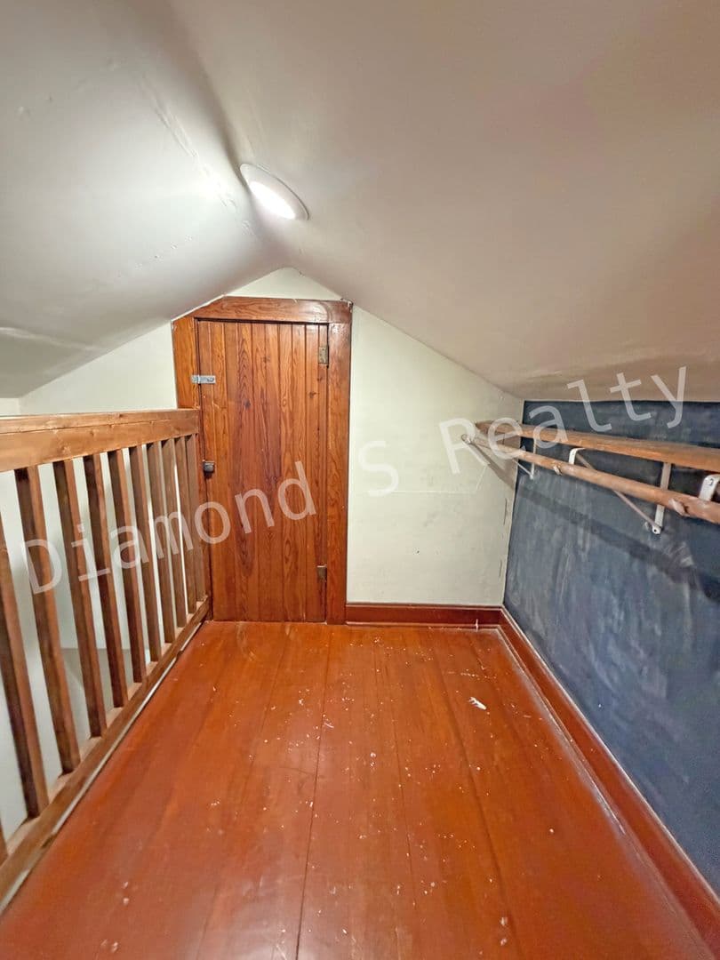 Springfield House: 816 E Delmar St