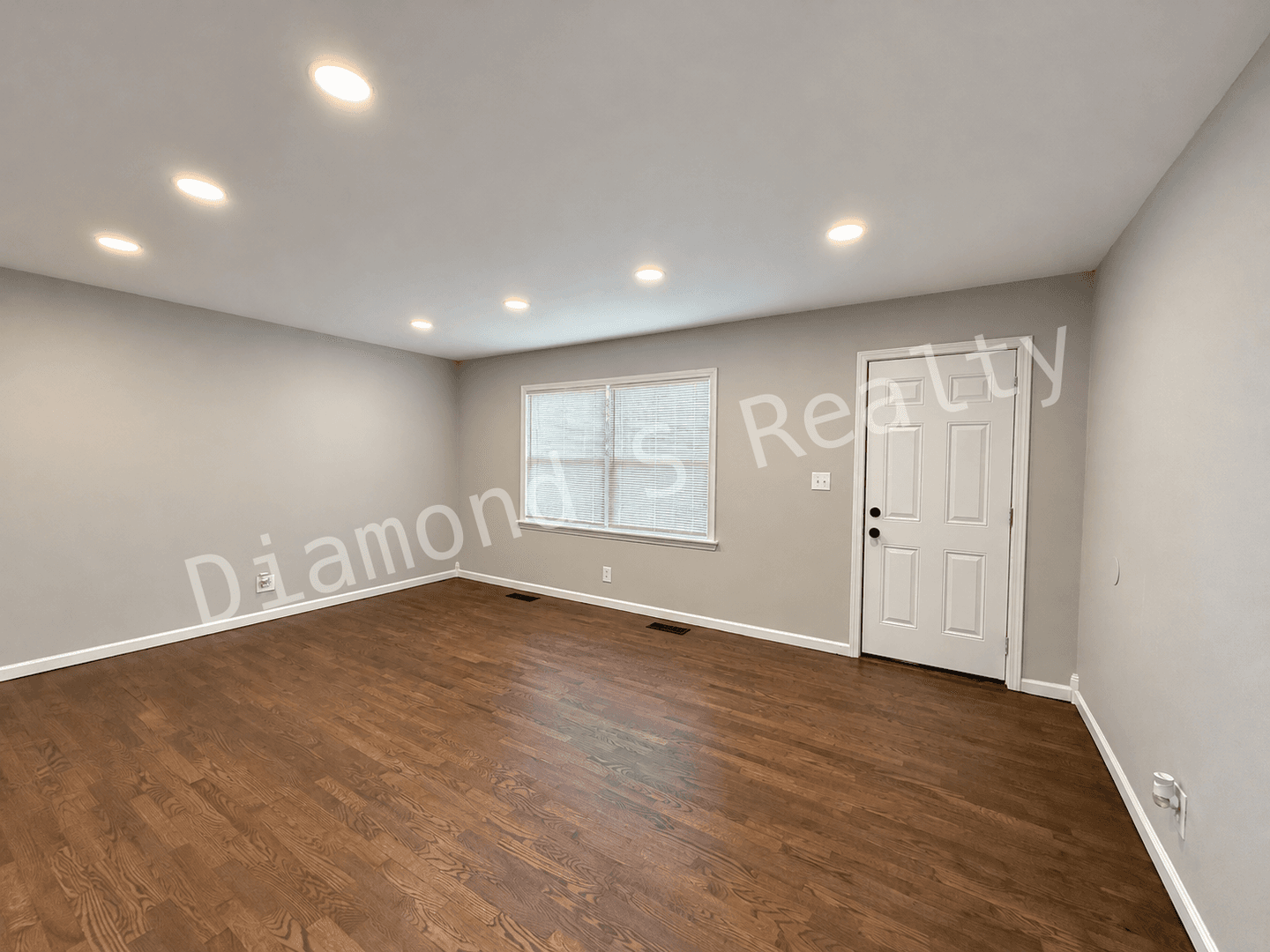 Springfield House: 435 W Catalpa St