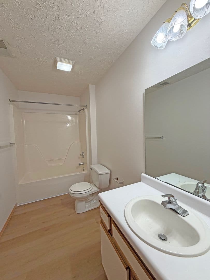 Nixa Apartment: 1300-1459 W Eaglewood Dr