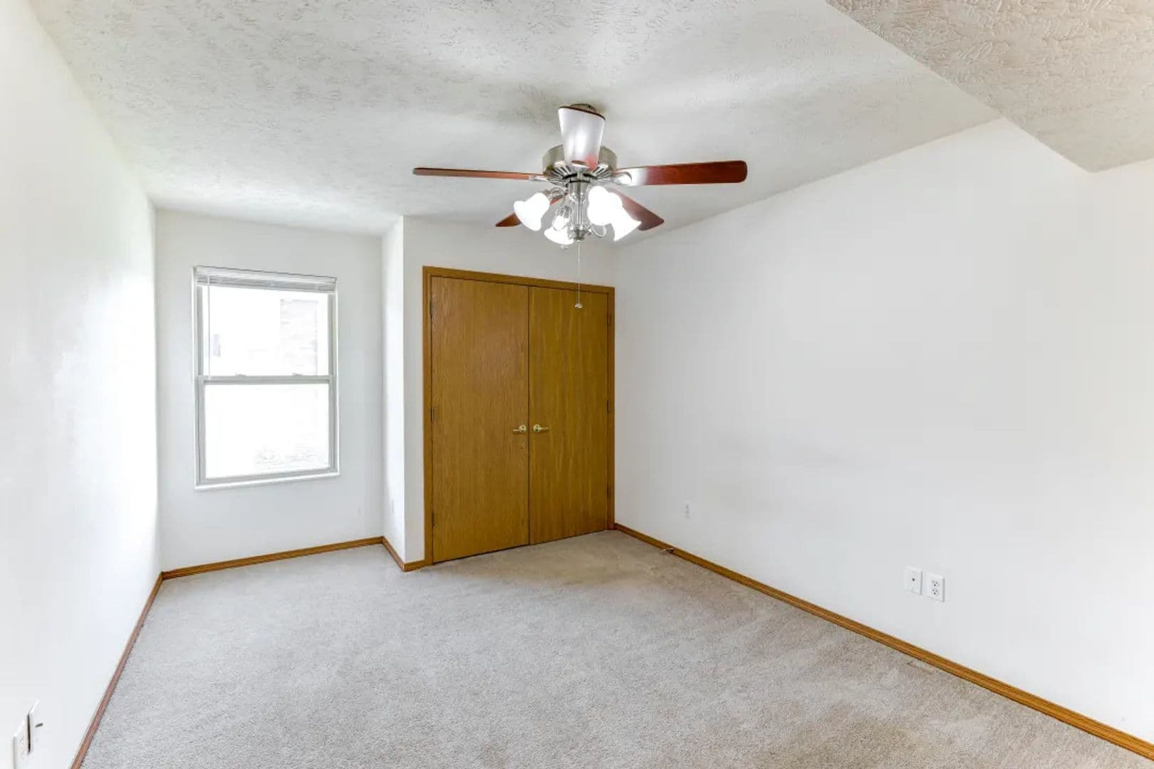 Ozark Apartment: 5513 N 12th St