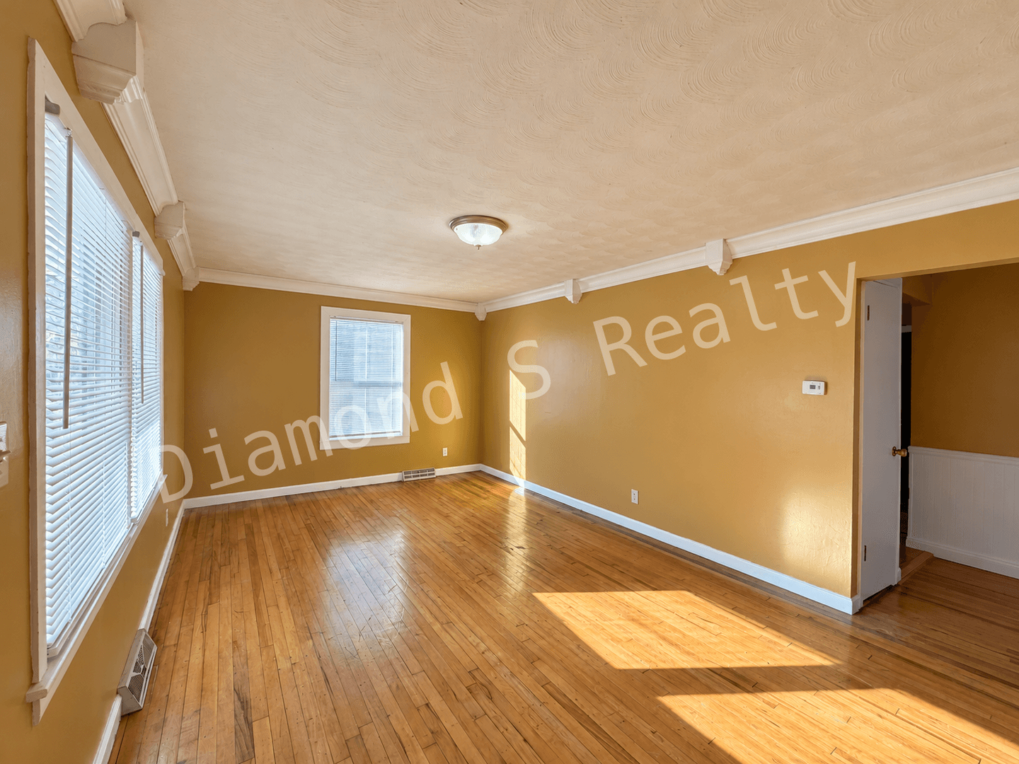 Springfield Apartment: 2223 N Delaware Ave