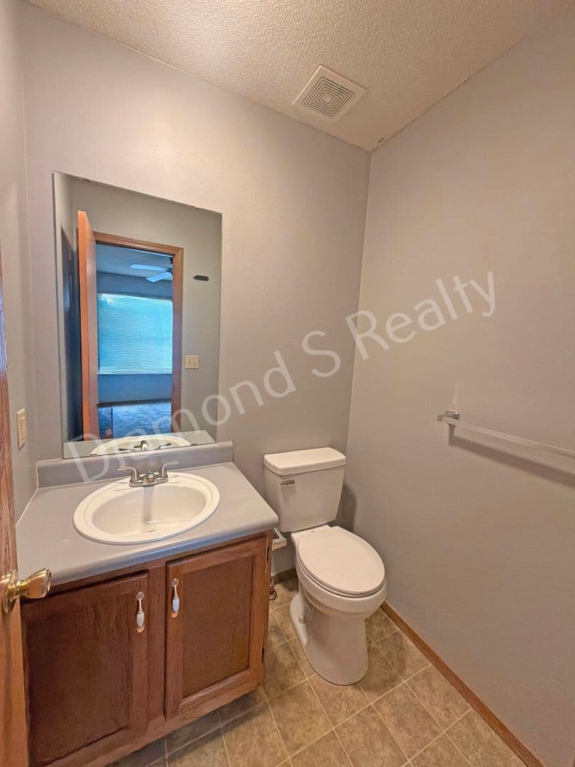 Ozark Apartment: 1441 W Rainey