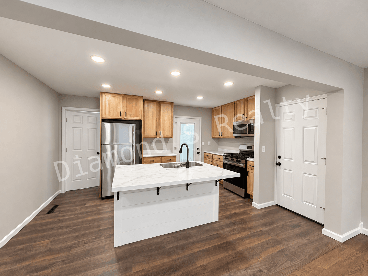 Springfield House: 435 W Catalpa St