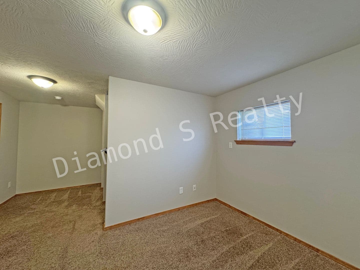 Nixa Apartment: 1204 Flora Street