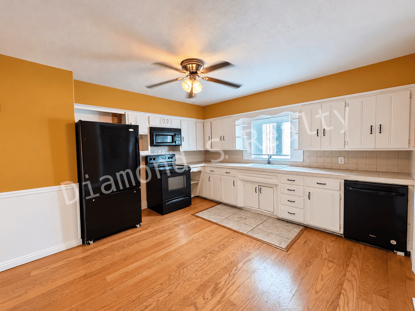 Springfield Apartment: 2223 N Delaware Ave