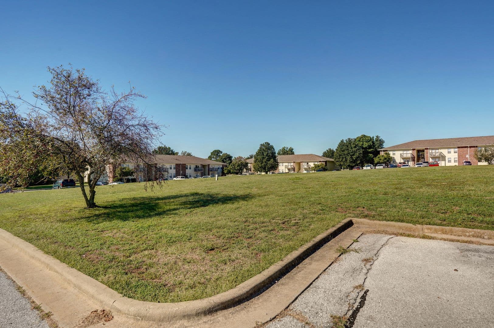 Nixa Apartment: 1300-1459 W Eaglewood Dr