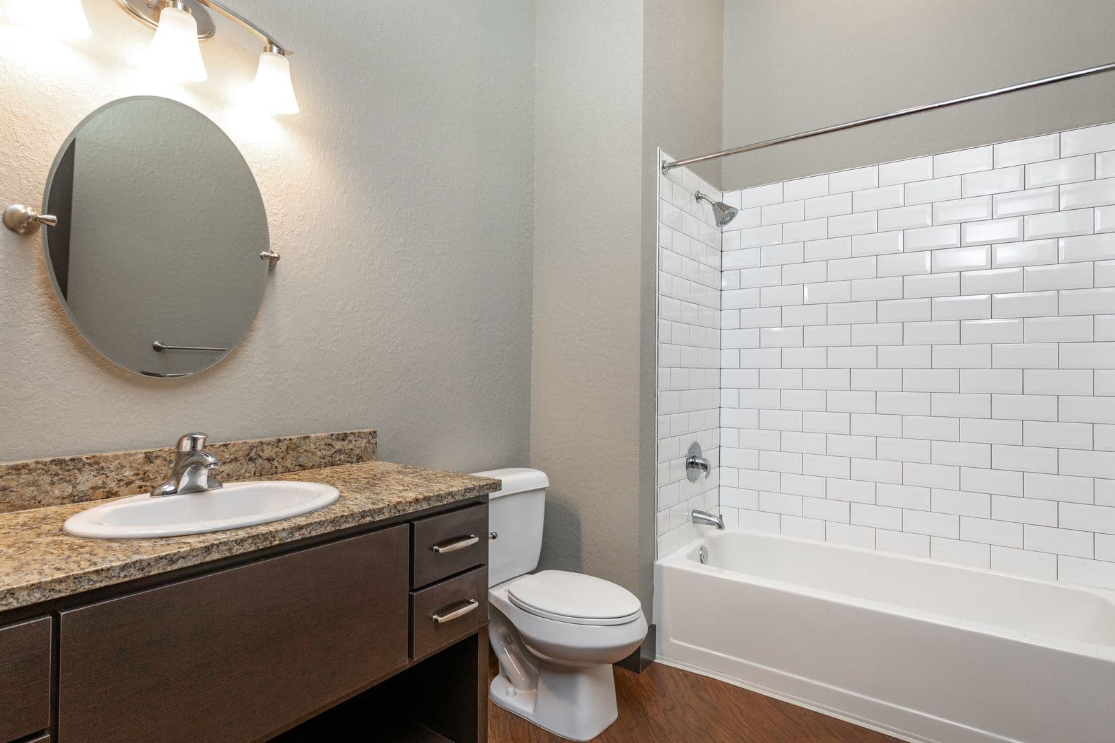 Springfield Apartment: 535 W WalnutSt