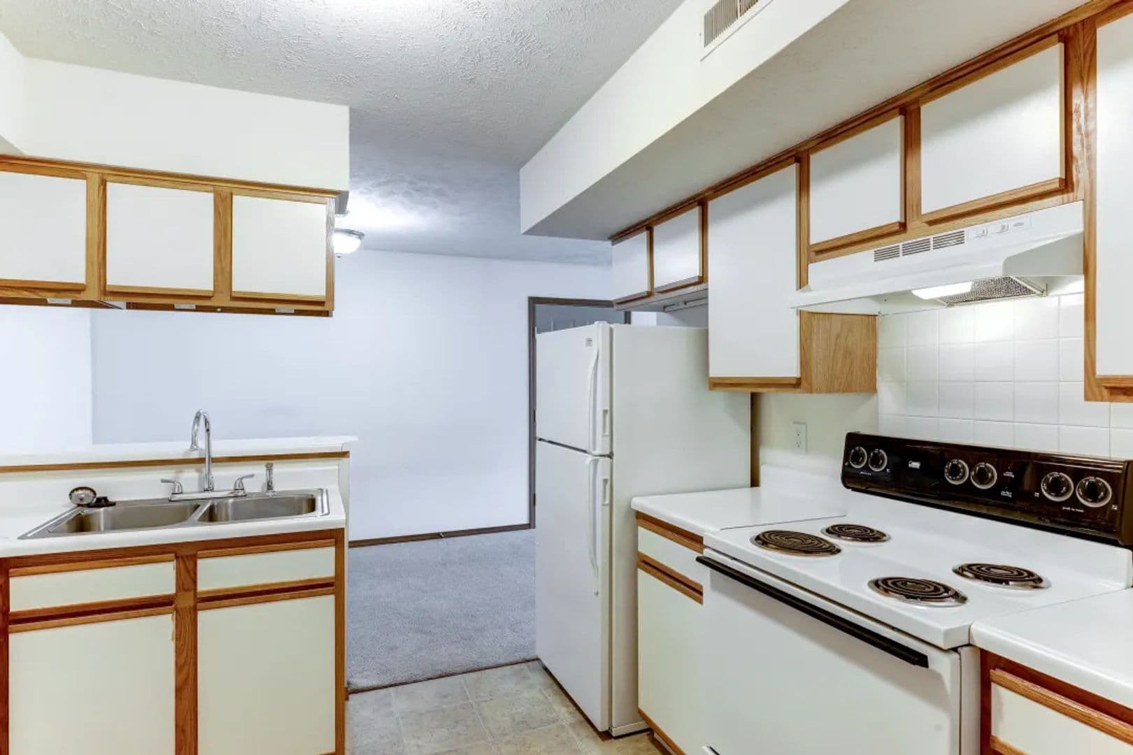 Ozark Apartment: 5513 N 12th St