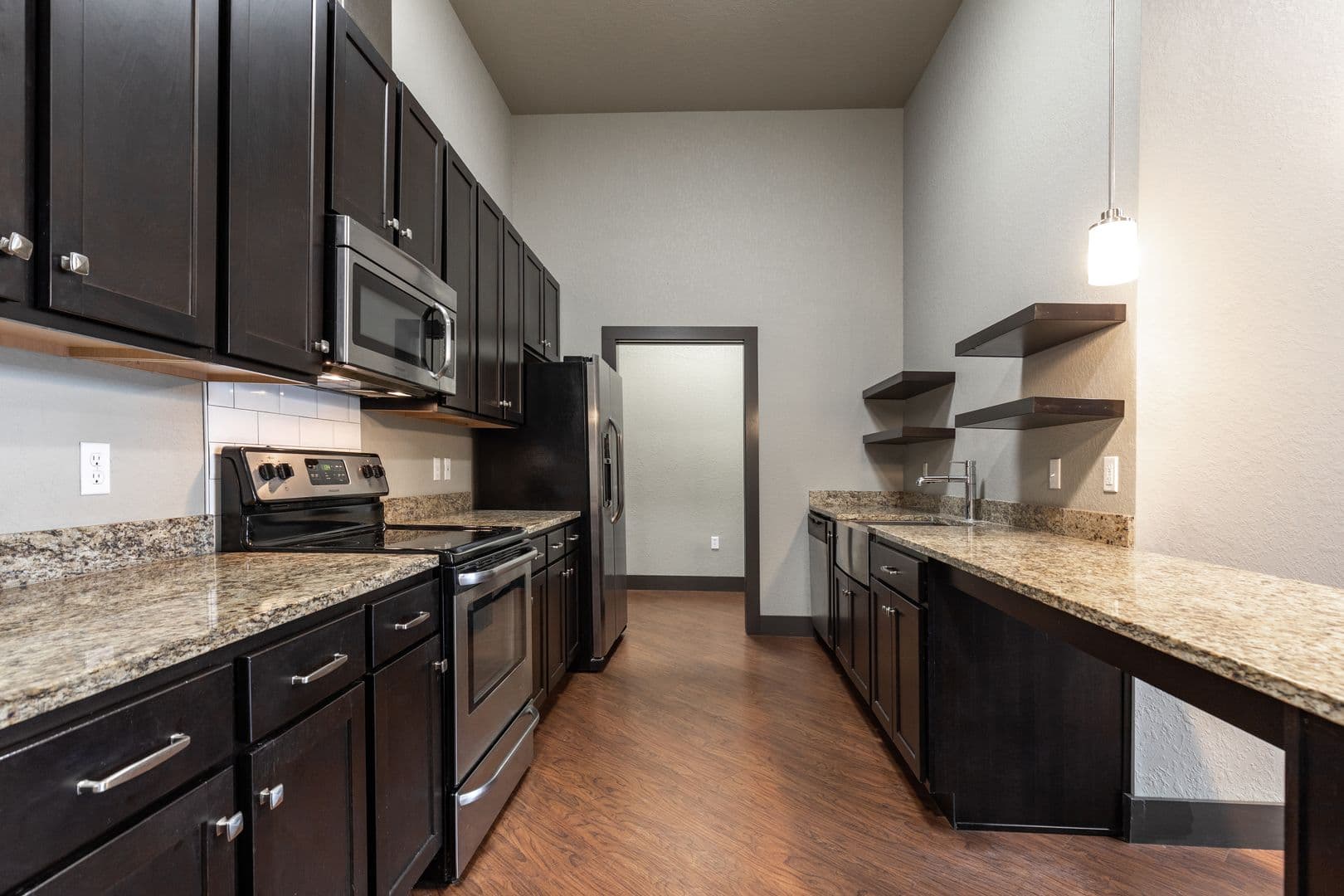 Springfield Apartment: 535 W WalnutSt