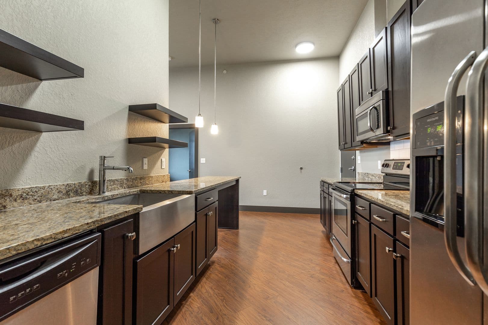 Springfield Apartment: 535 W WalnutSt