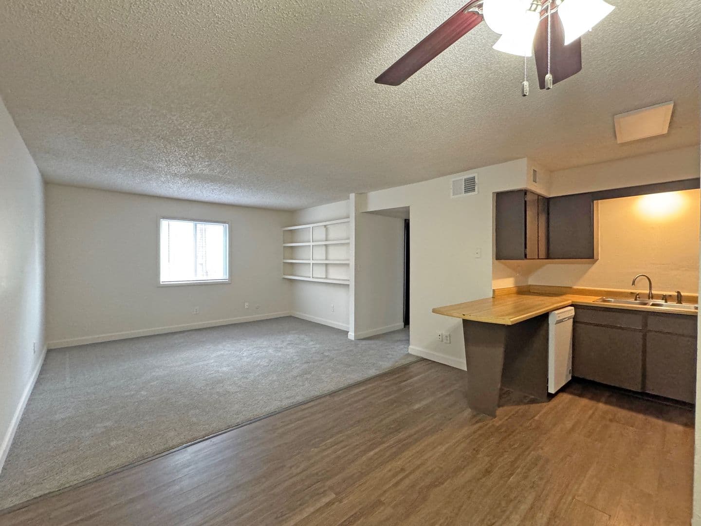 Springfield Apartment: 1210 E Cherry St