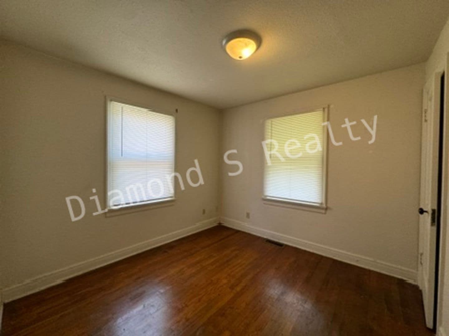 Springfield House: 1911 W Elm St