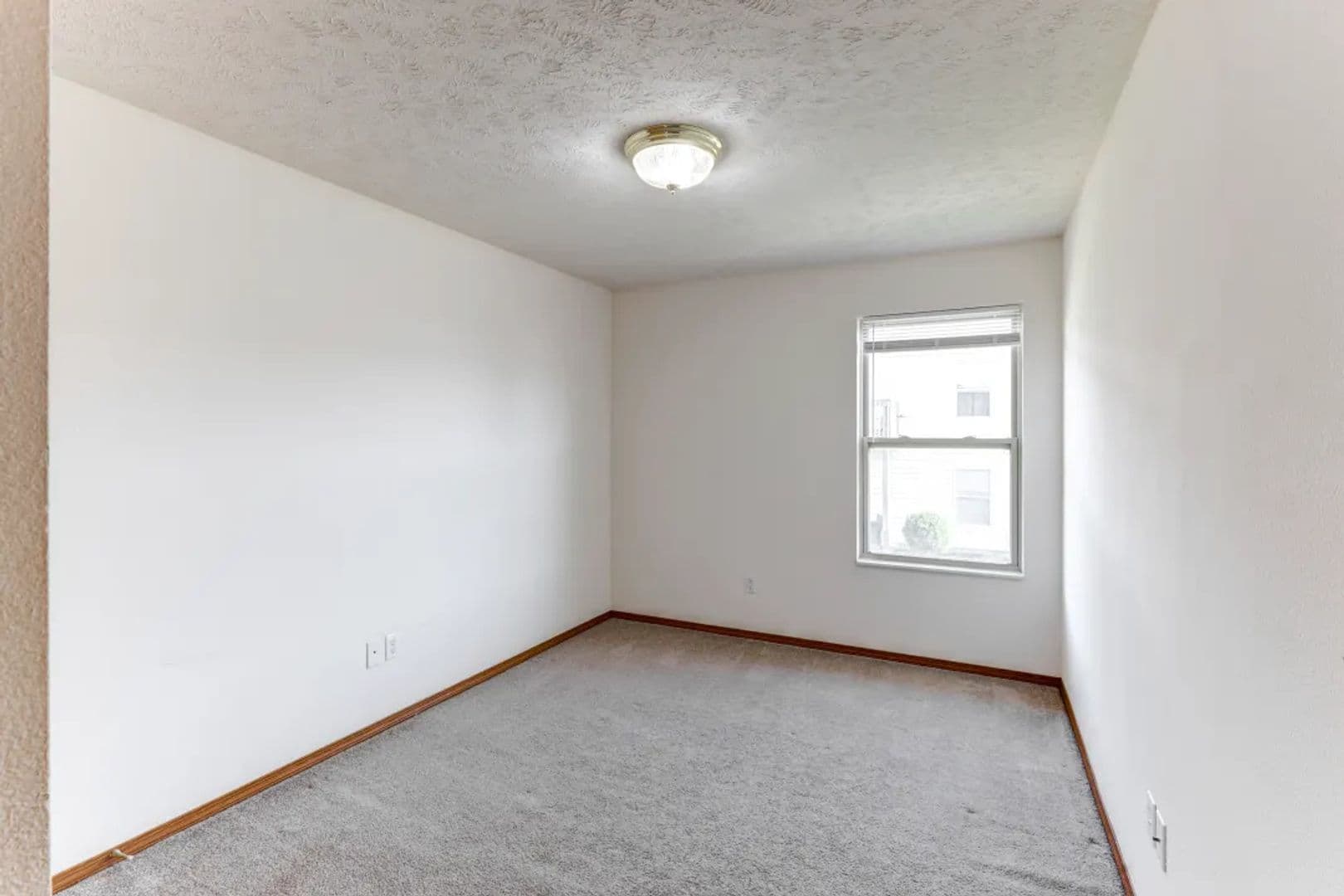 Ozark Apartment: 5513 N 12th St