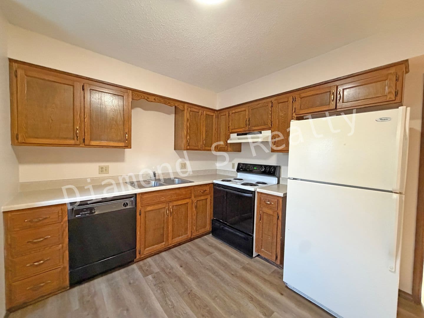 Nixa Apartment: 1201 North Main Street