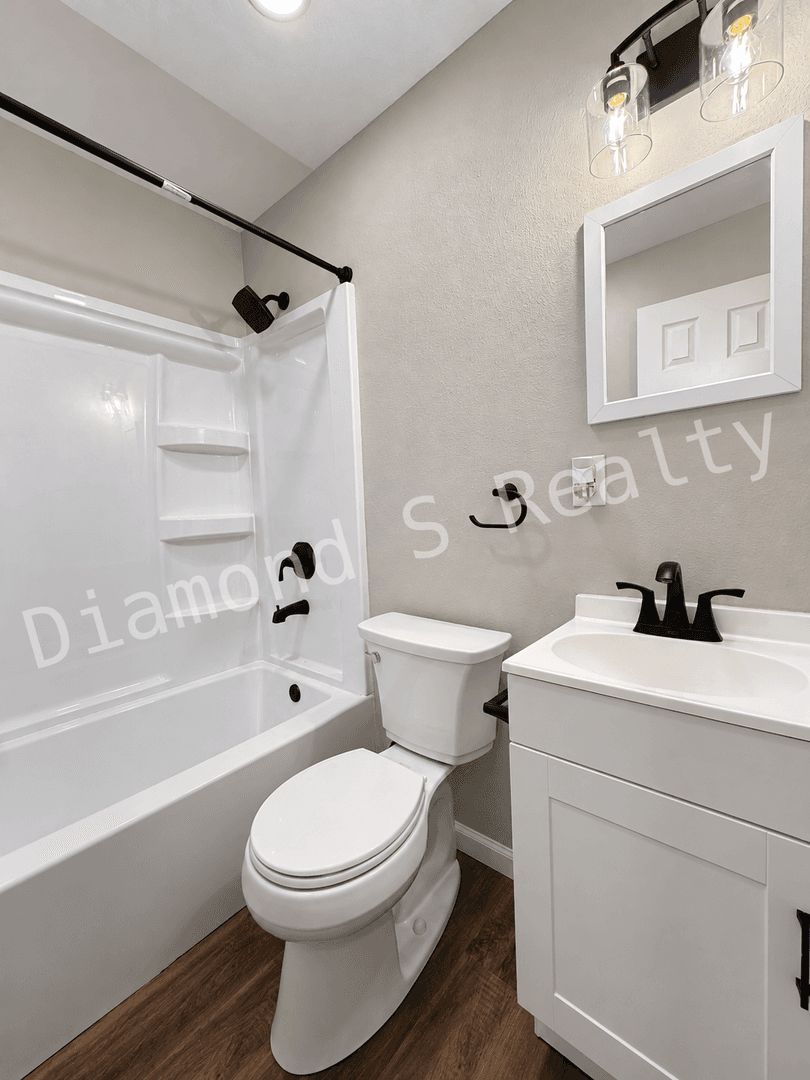 Springfield House: 435 W Catalpa St