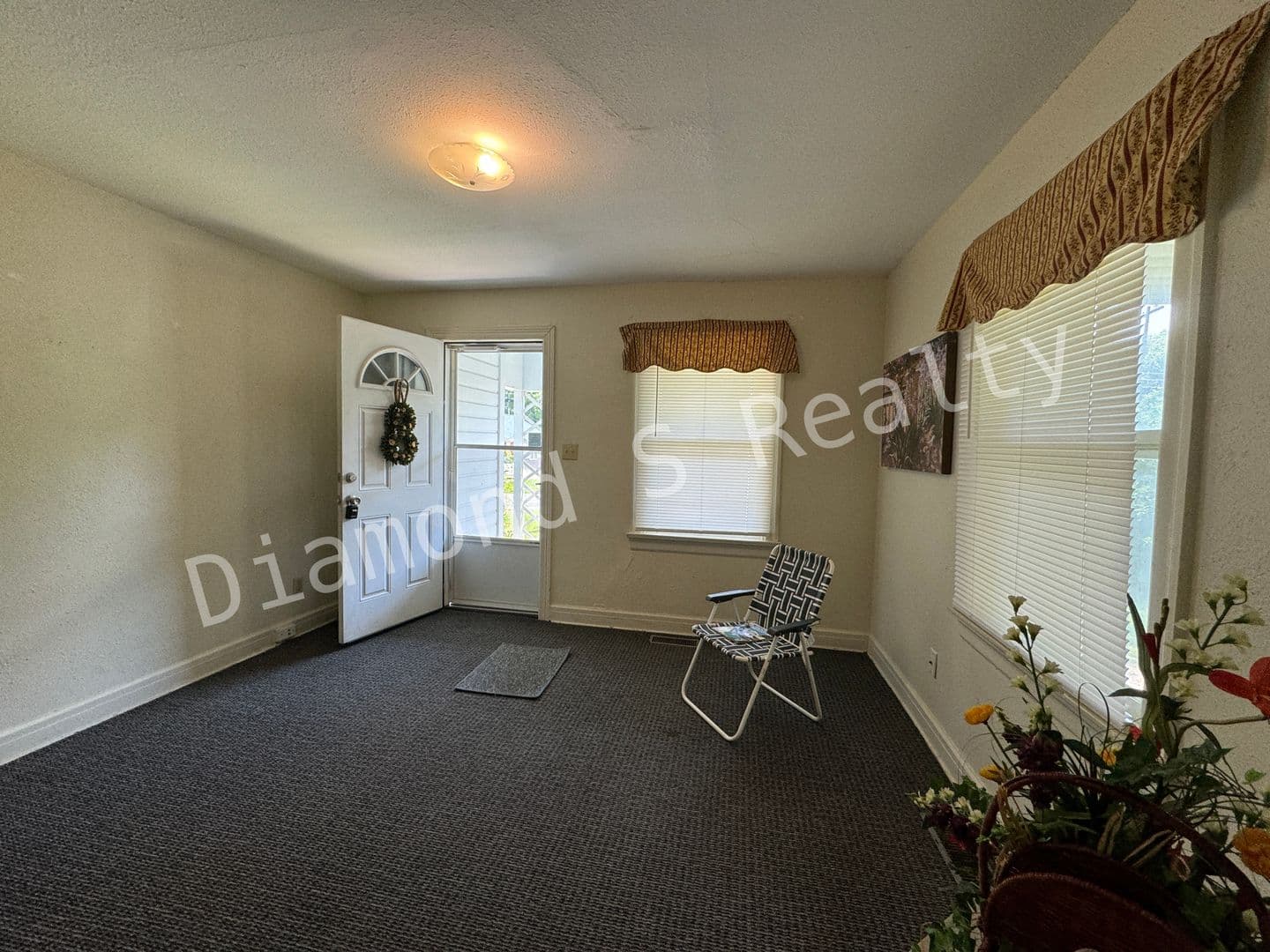 Springfield House: 1911 W Elm St