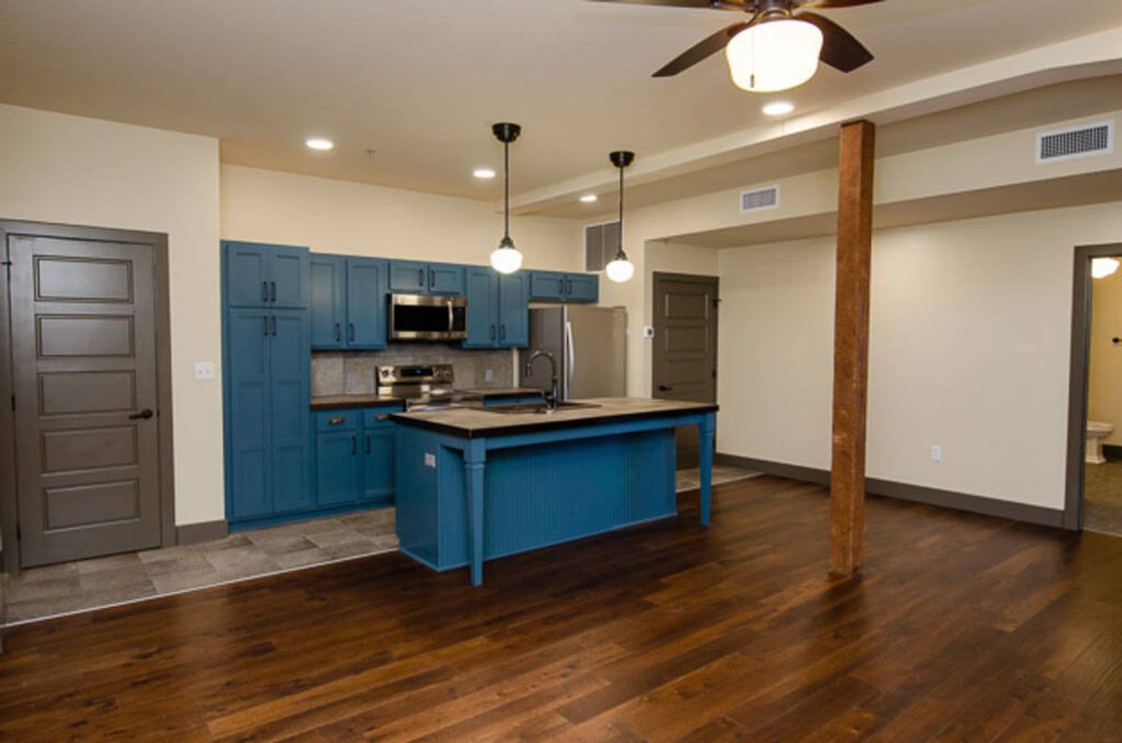Springfield Condo: 203 West Commercial Street- 3B