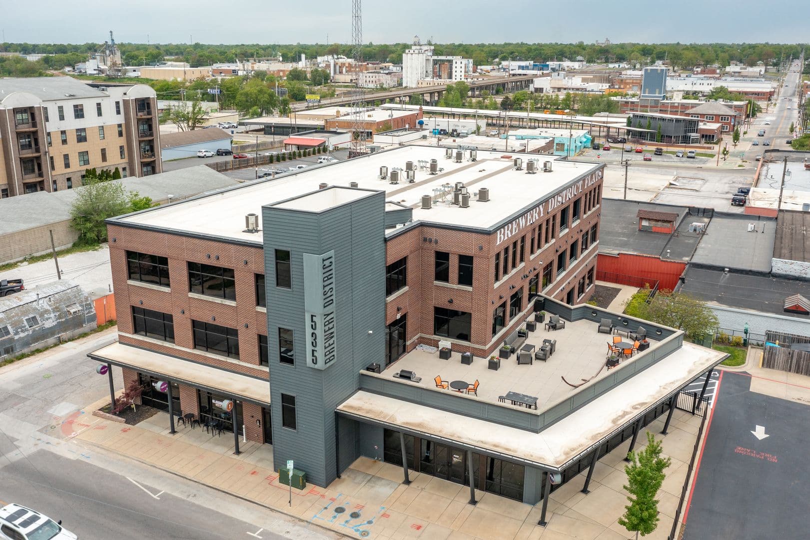 Springfield Apartment: 535 W WalnutSt