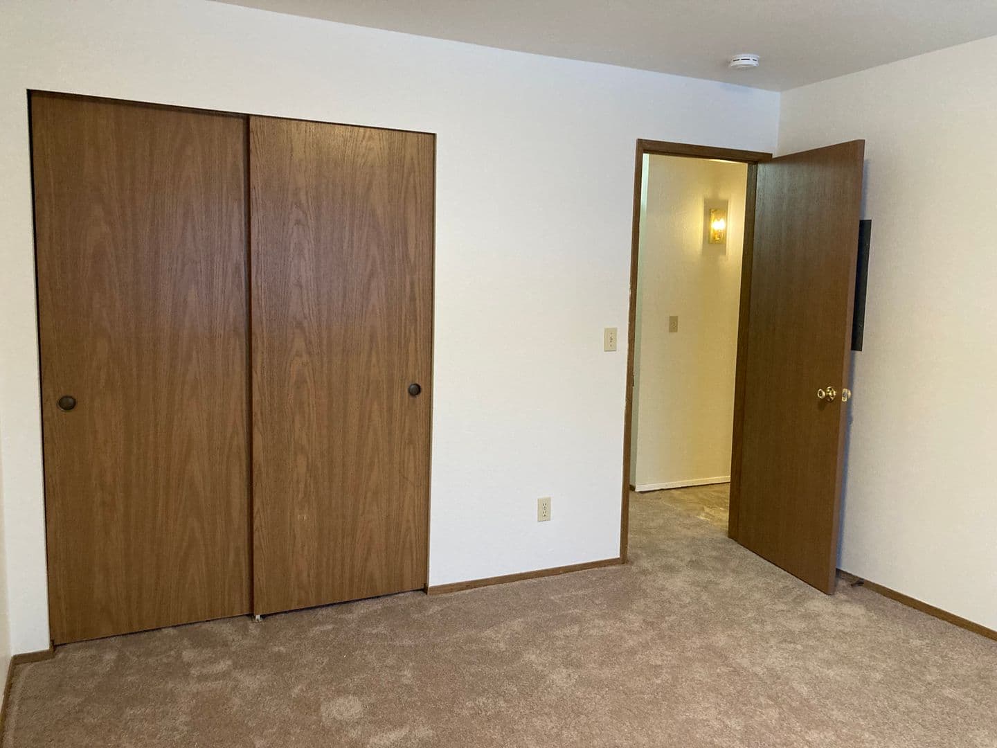 Anchorage House: 5620 E. 40th Ave #C303