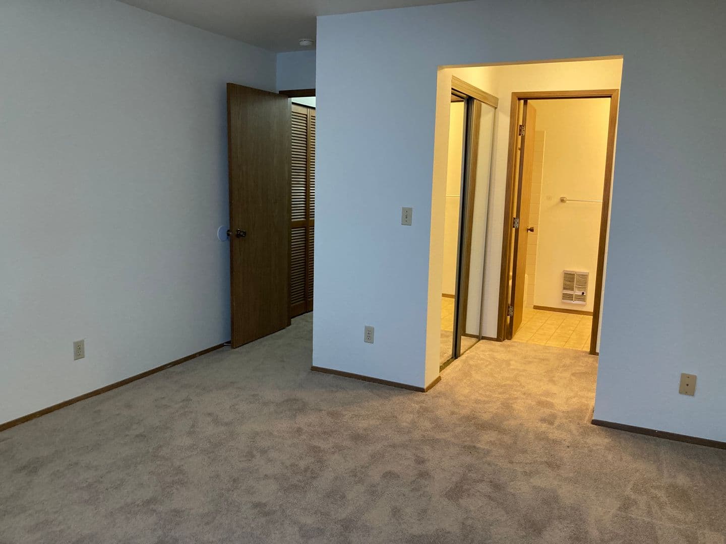 Anchorage House: 5620 E. 40th Ave #C303