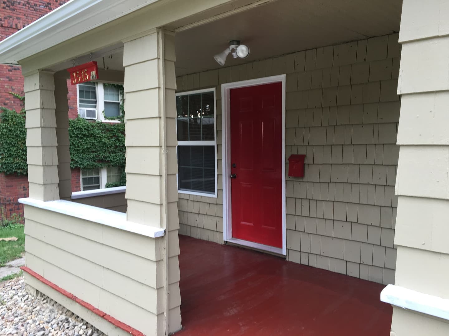 Omaha House: 3515 Jones St.