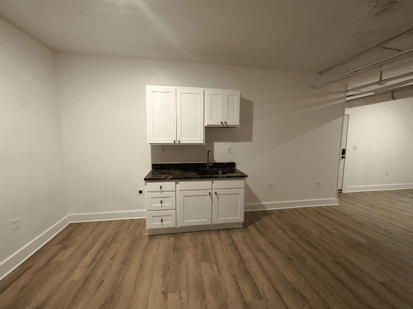Cleveland Heights Apartment: 14148 Superior Rd