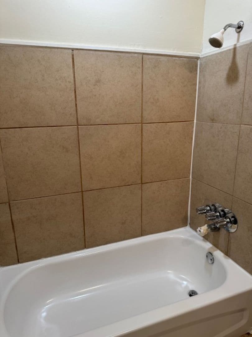Houston House: 6015 Doulton Dr.