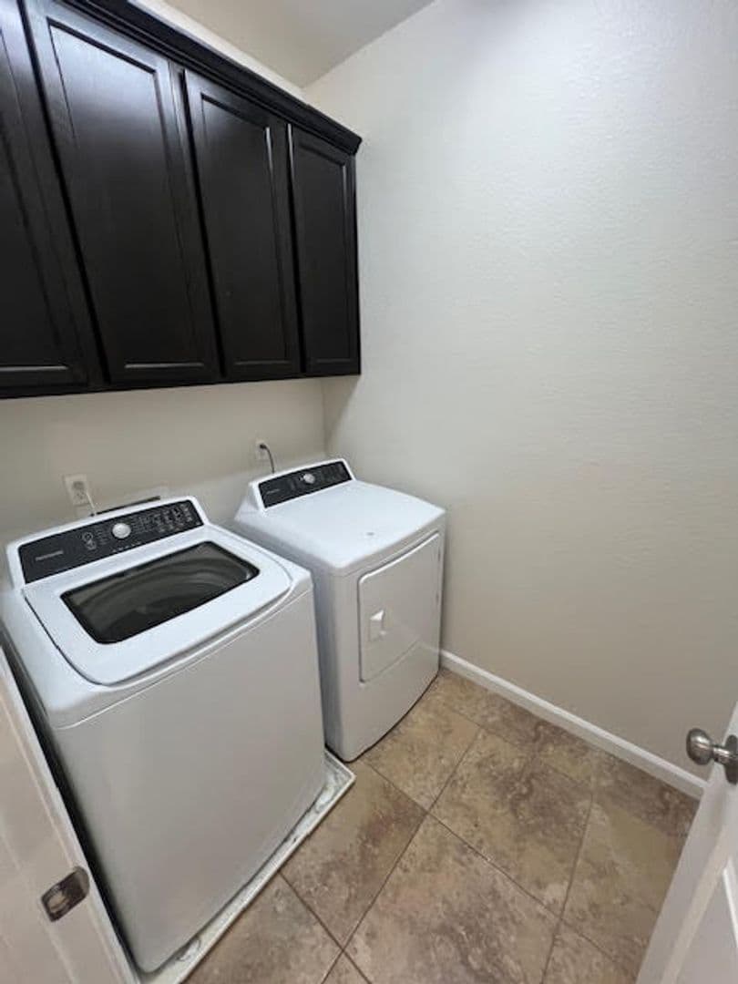 Sparks House: 3056 Sterling Ridge