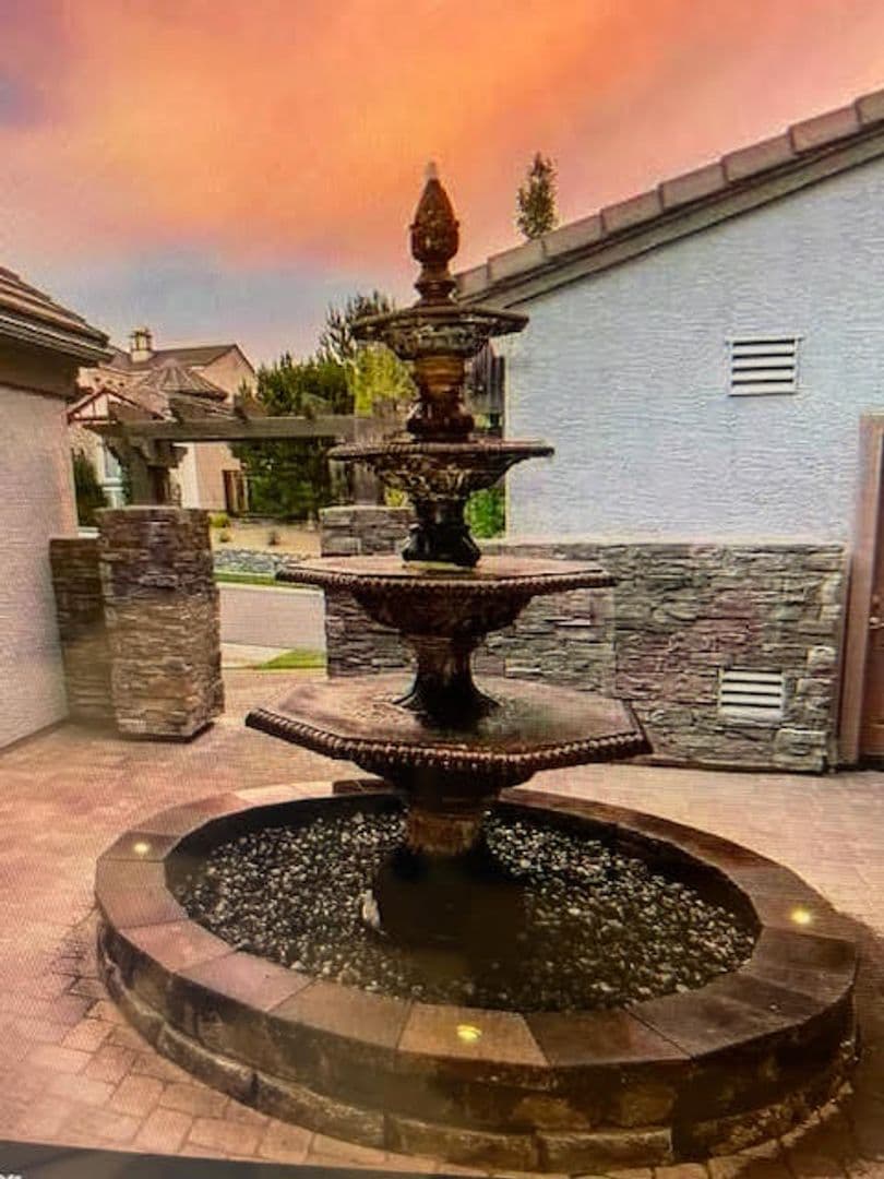 Reno House: 1835 Graysburg Drive