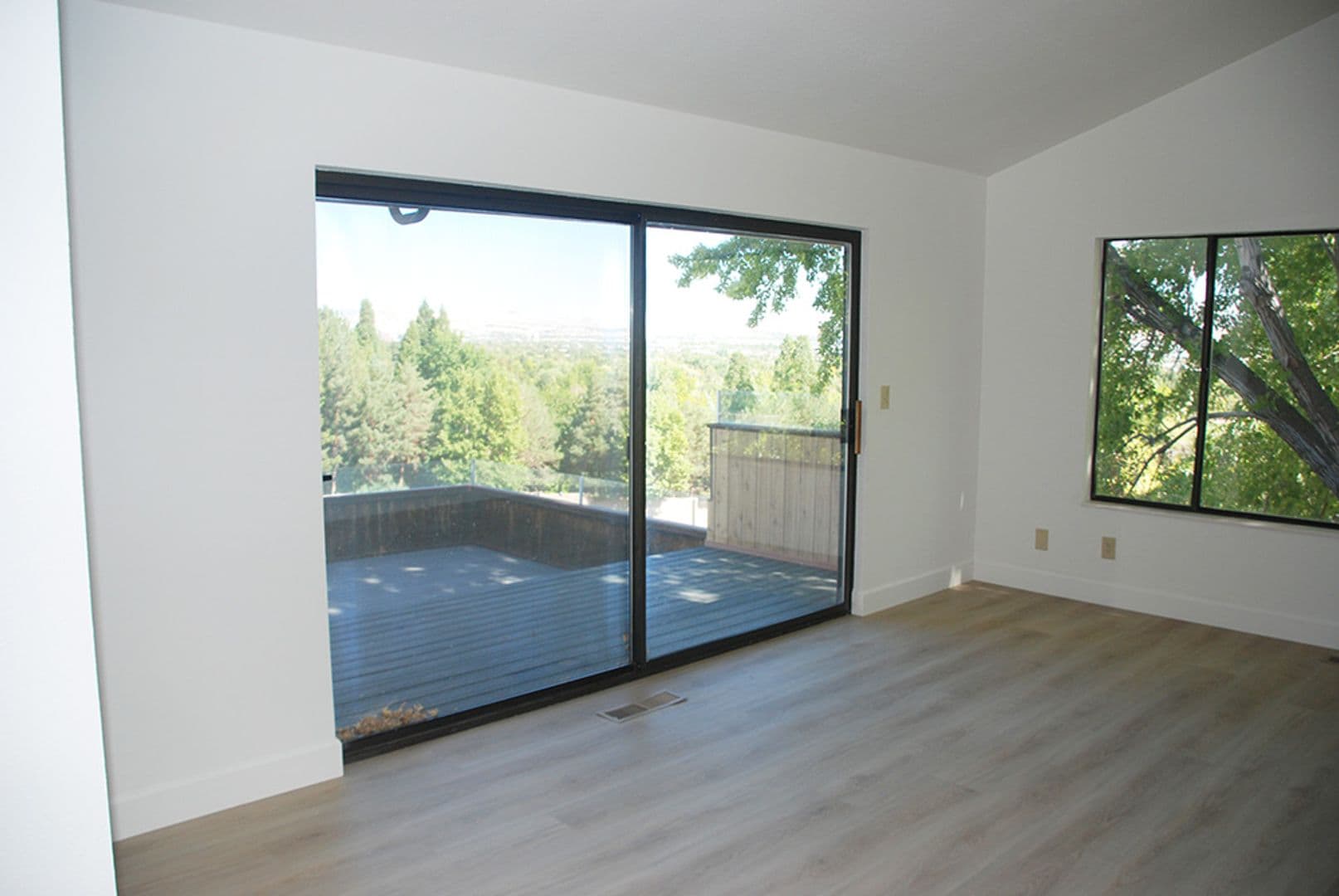Reno House: 2435 Rock Hill Circle