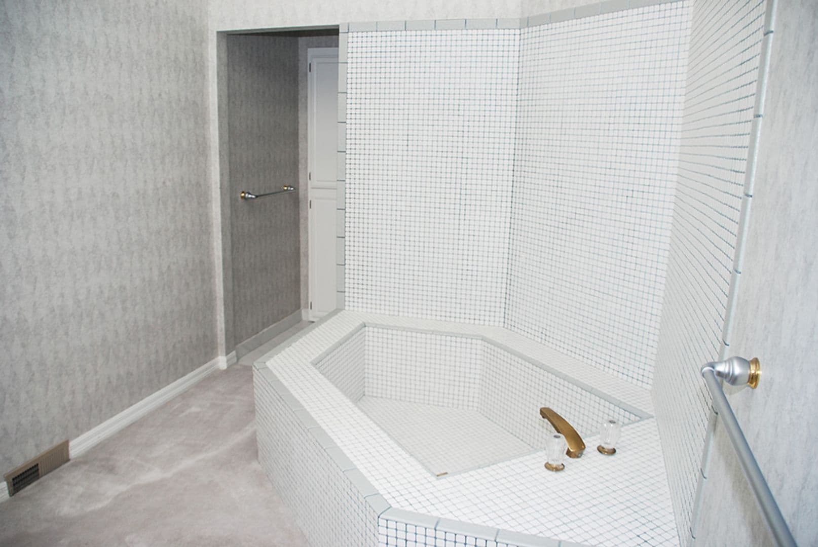 Reno House: 2435 Rock Hill Circle