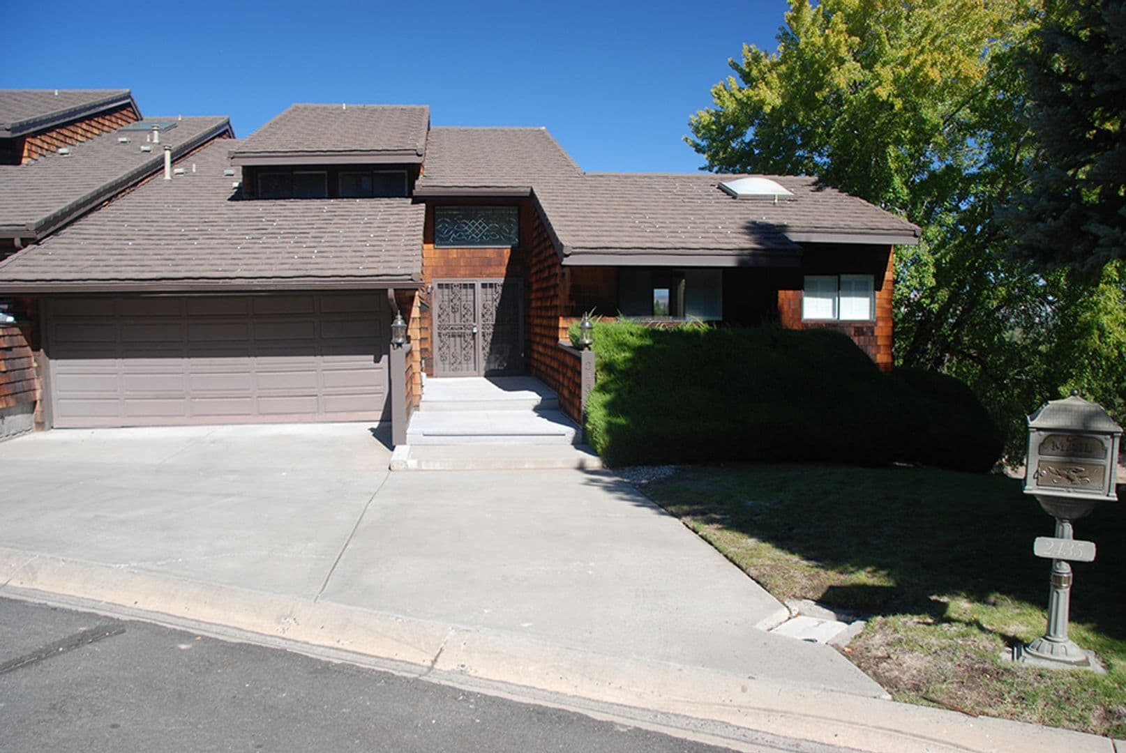 Reno House: 2435 Rock Hill Circle