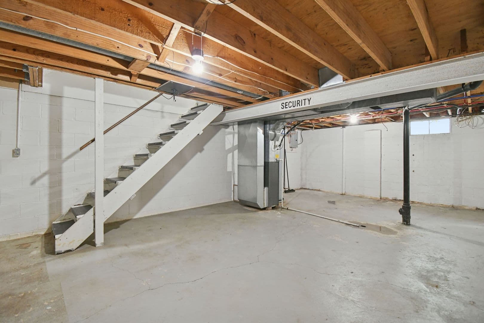 Newark Apartment: 1385 Country Side Drive