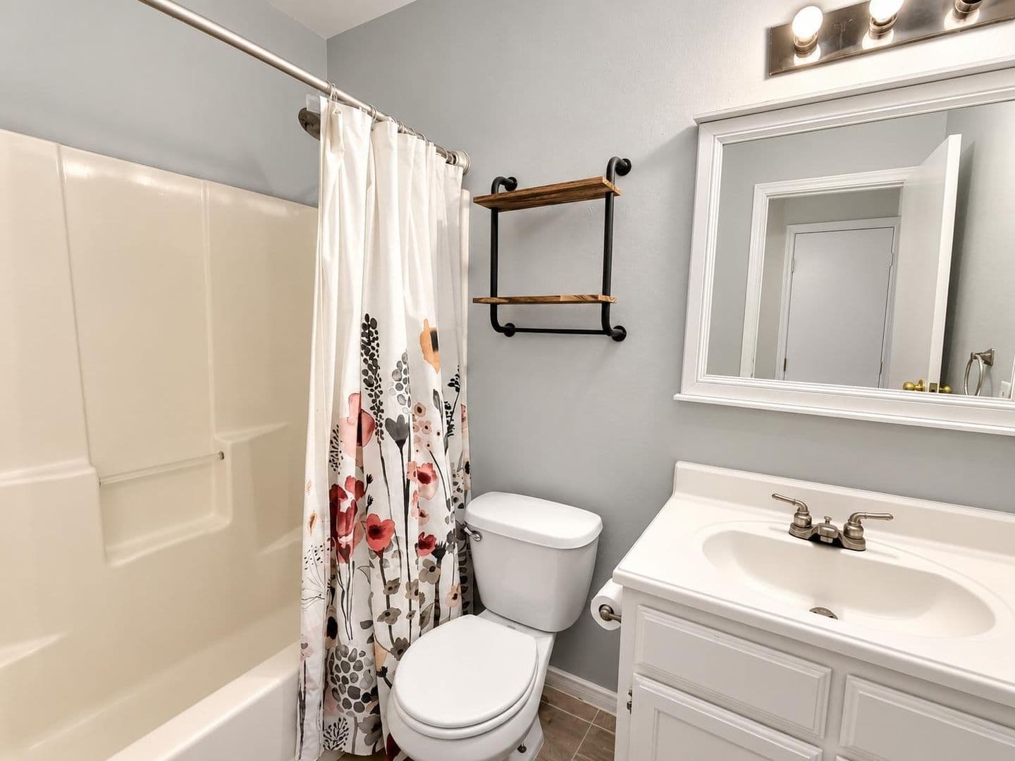 San Angelo House: 3201 Grove Cir