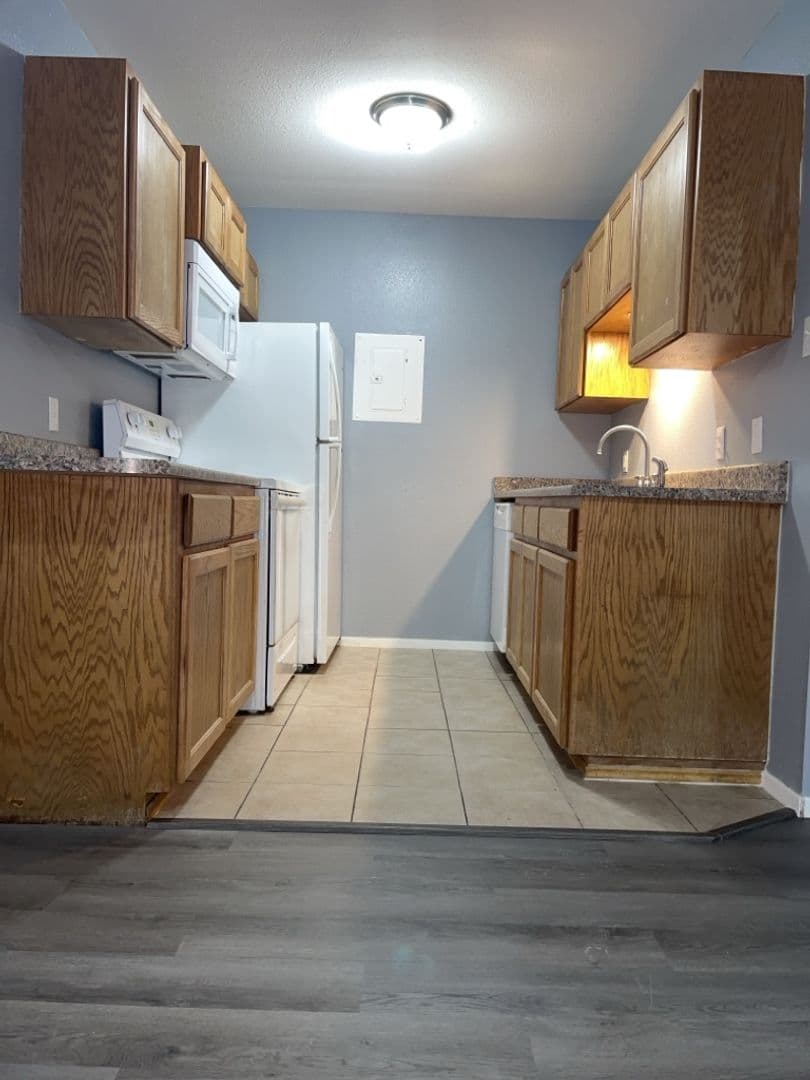 San Angelo Apartment: 1707-1717 Greenwood St