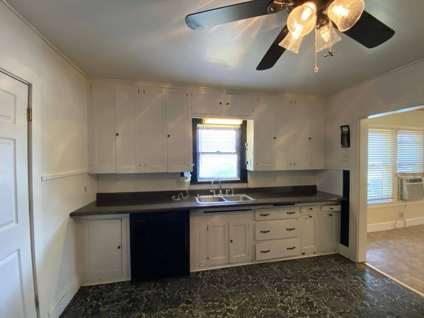 San Angelo House: 909 S. Abe Unit B