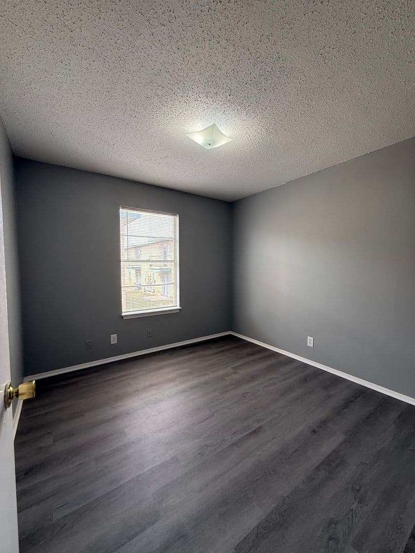 San Angelo Apartment: 1707-1717 Greenwood St