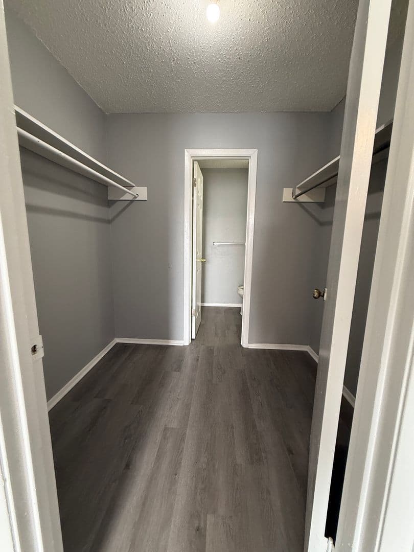San Angelo Apartment: 1707-1717 Greenwood St