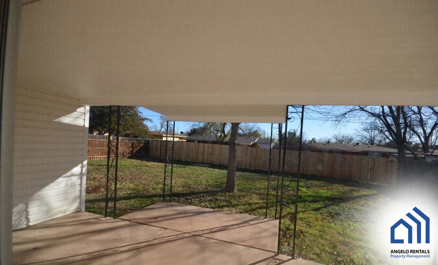 San Angelo House: 2769 Harvard Ave