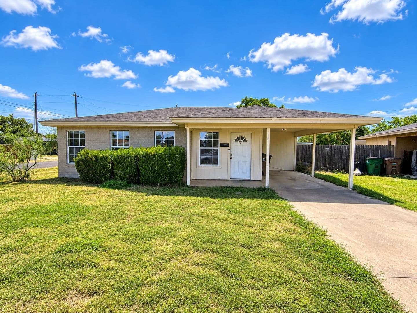 San Angelo House: 3201 Grove Cir