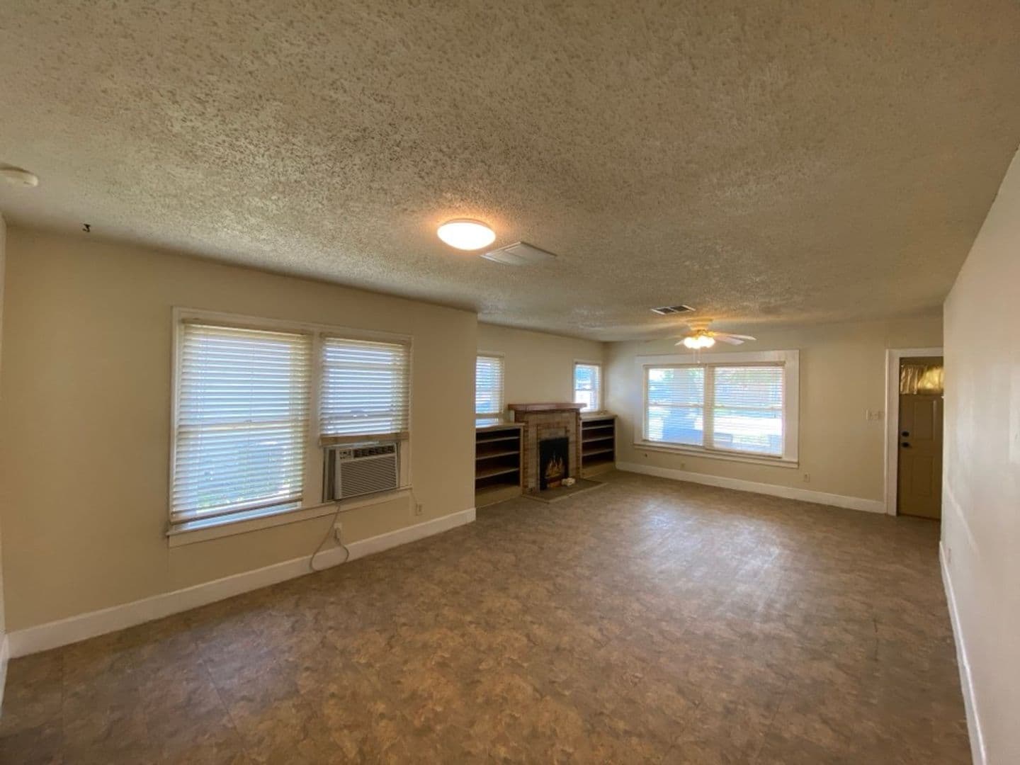 San Angelo House: 909 S. Abe Unit B