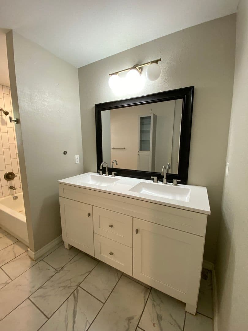San Angelo House: 5218 Green Valley Trail