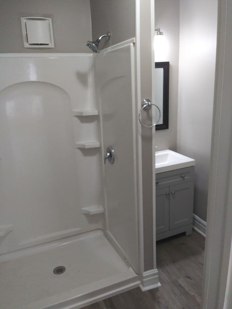 Rochester Apartment: 68 EDMONDS ST