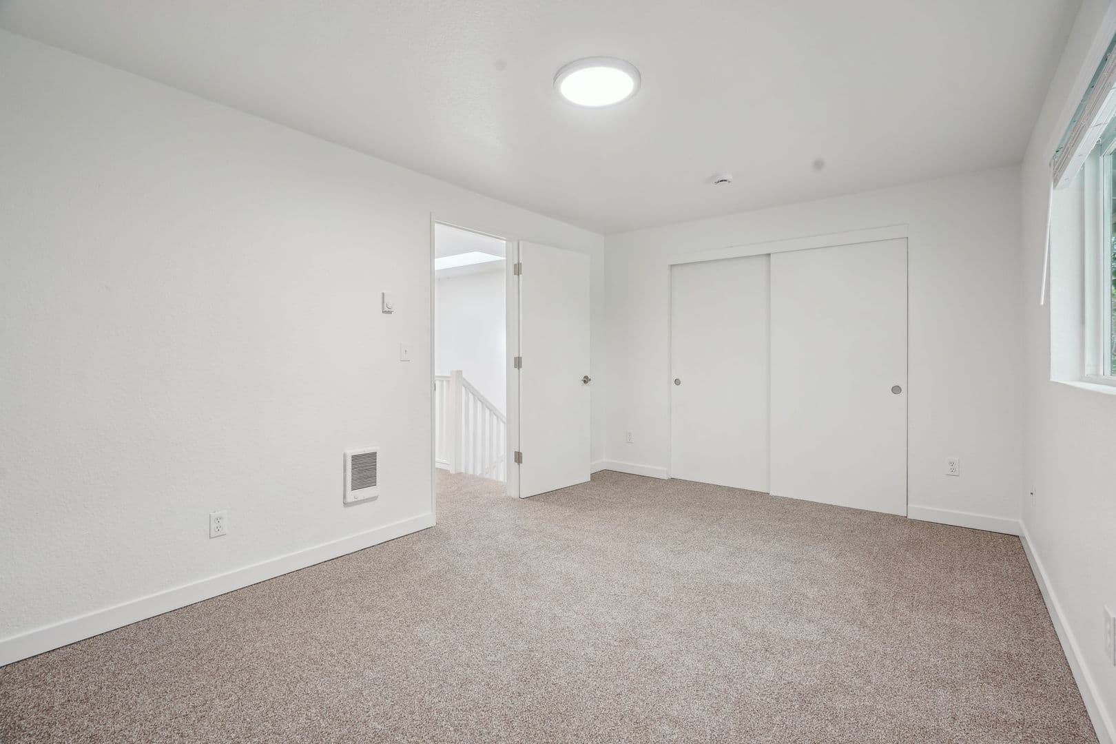 Vancouver Apartment: 2909 NE 57th Ave