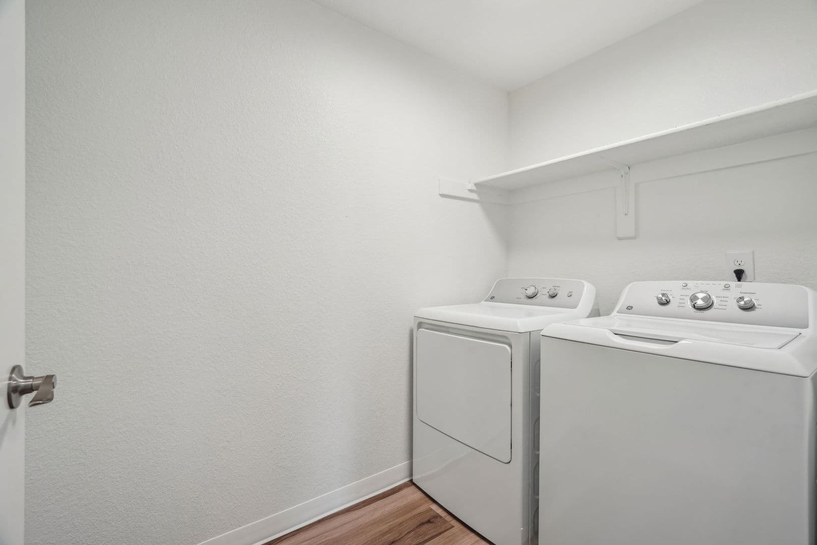 Vancouver Apartment: 2909 NE 57th Ave