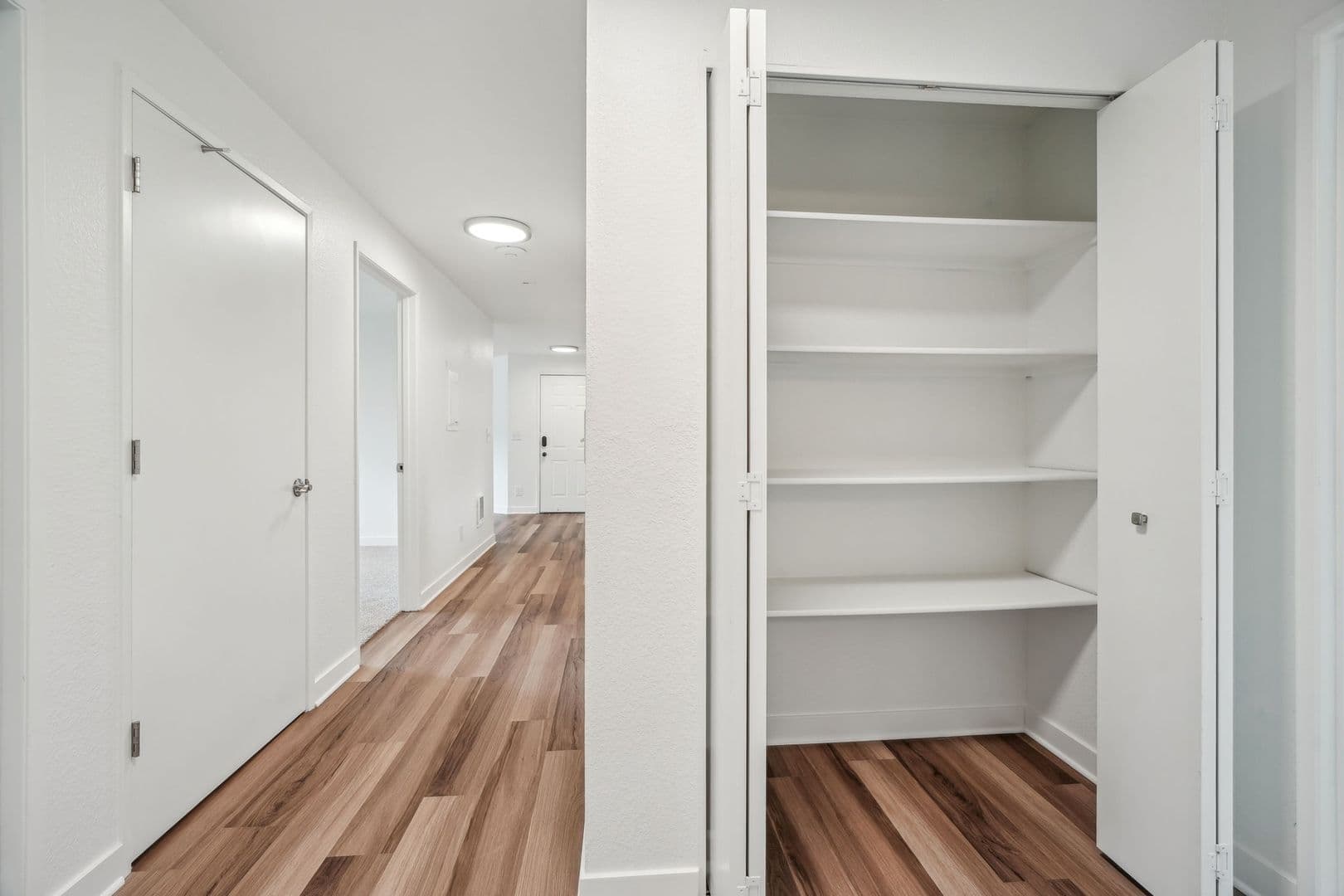 Vancouver Apartment: 2909 NE 57th Ave