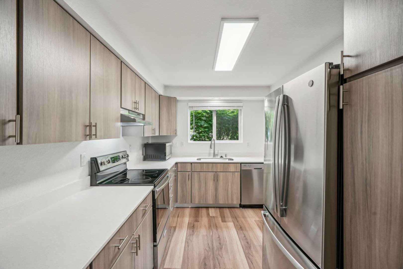 Vancouver Apartment: 2909 NE 57th Ave