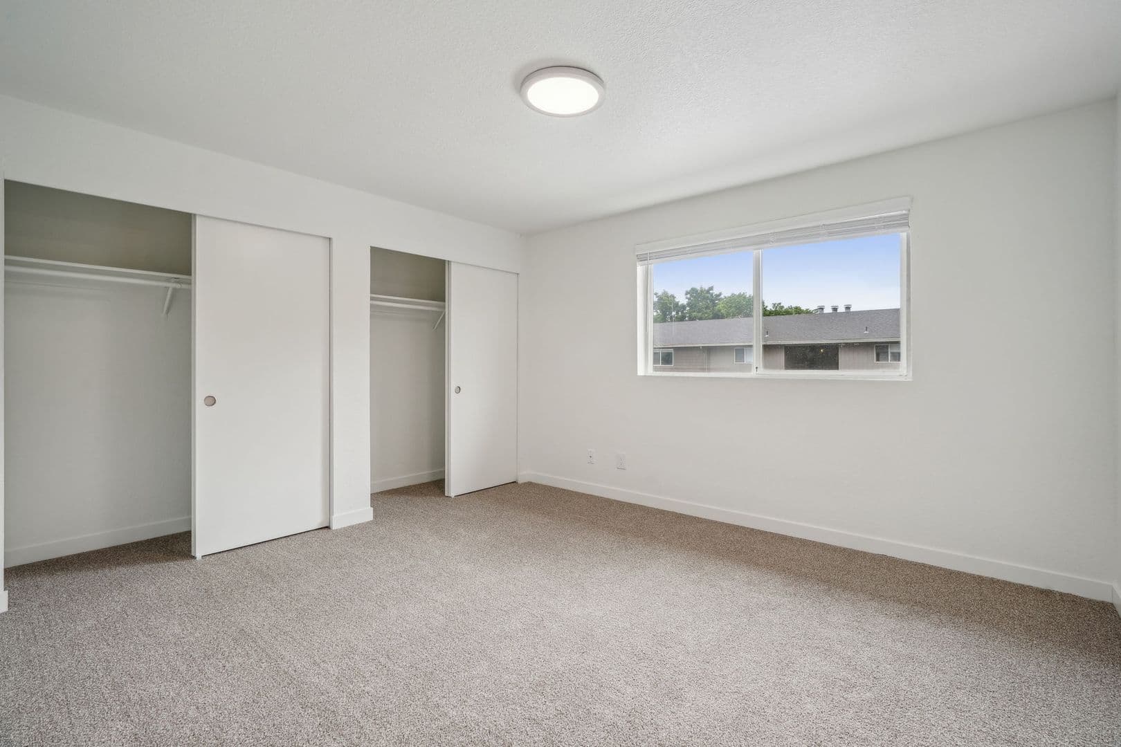 Vancouver Apartment: 2909 NE 57th Ave
