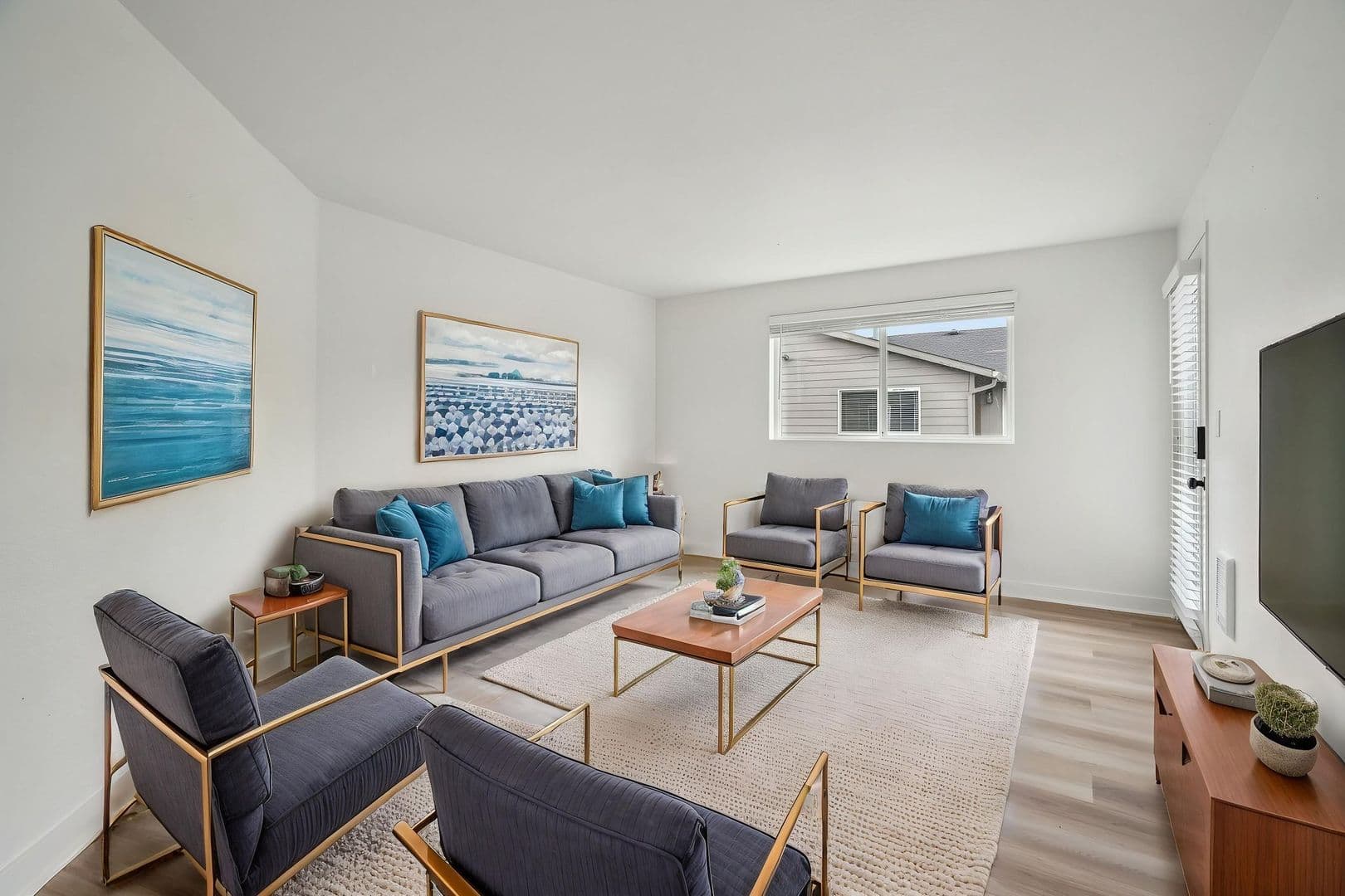 Vancouver Apartment: 2909 NE 57th Ave