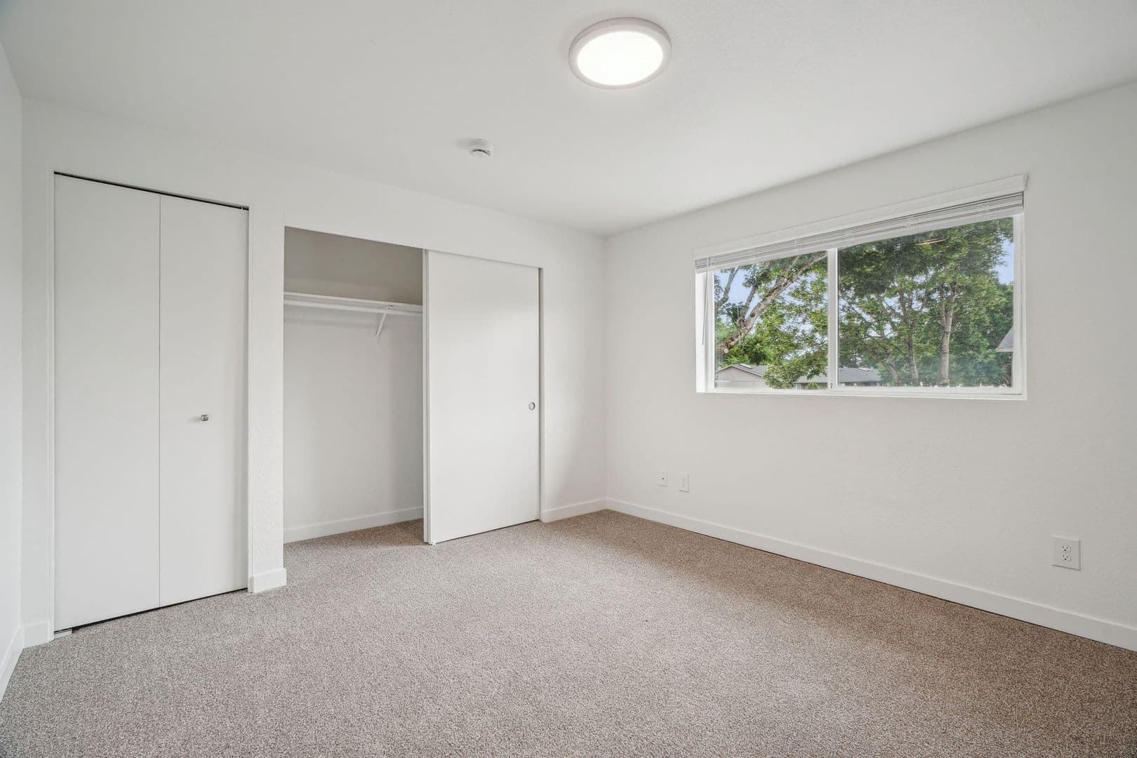 Vancouver Apartment: 2909 NE 57th Ave